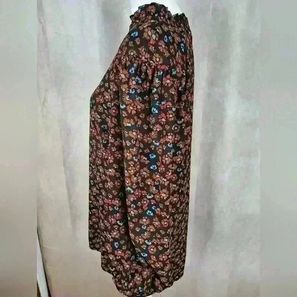 CeCe Daisy Melody Black Floral Blouse Size Medium - Picture 7 of 12